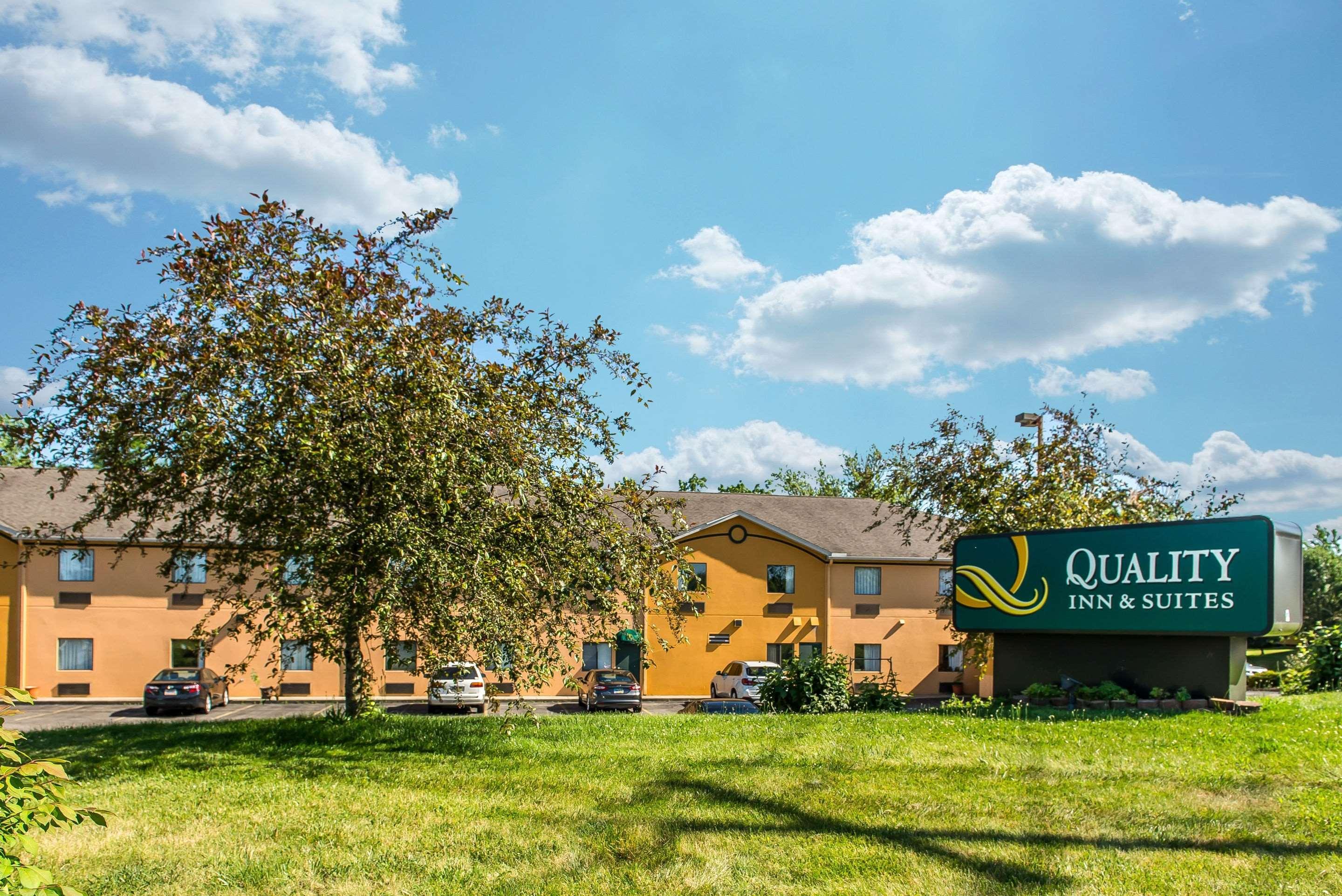 Suburban Studios Mason Hwy 42 Экстерьер фото