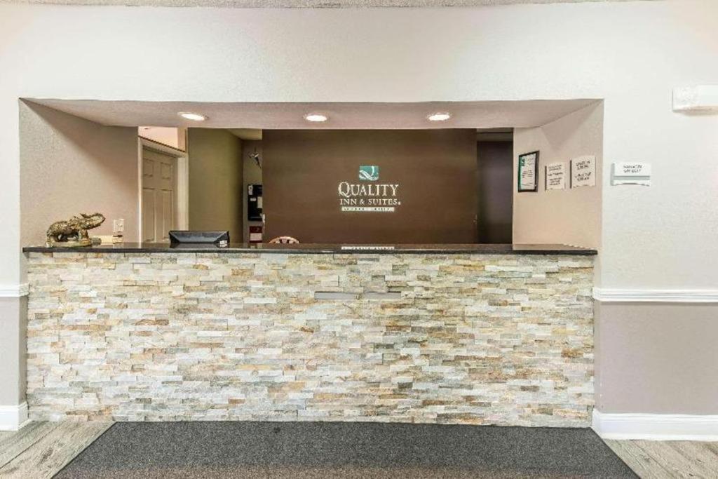 Suburban Studios Mason Hwy 42 Экстерьер фото