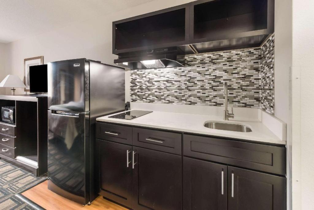 Suburban Studios Mason Hwy 42 Экстерьер фото