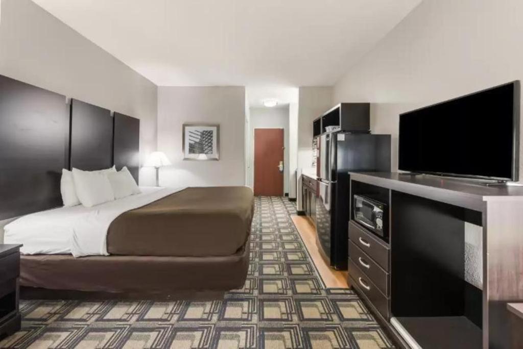 Suburban Studios Mason Hwy 42 Экстерьер фото